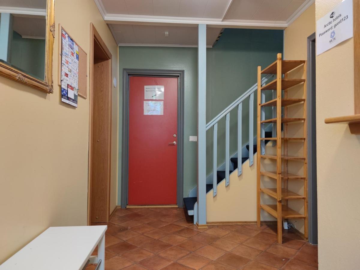 550 Guesthouse Saudarkrokur Bagian luar foto