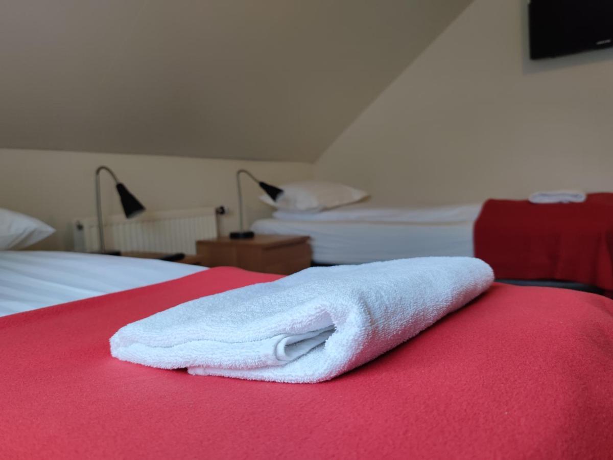 550 Guesthouse Saudarkrokur Bagian luar foto