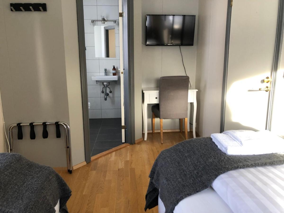 550 Guesthouse Saudarkrokur Bagian luar foto