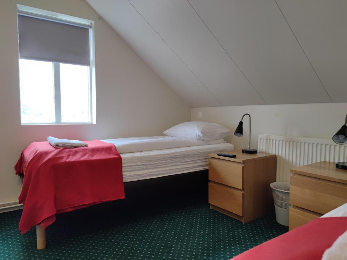 550 Guesthouse Saudarkrokur Bagian luar foto