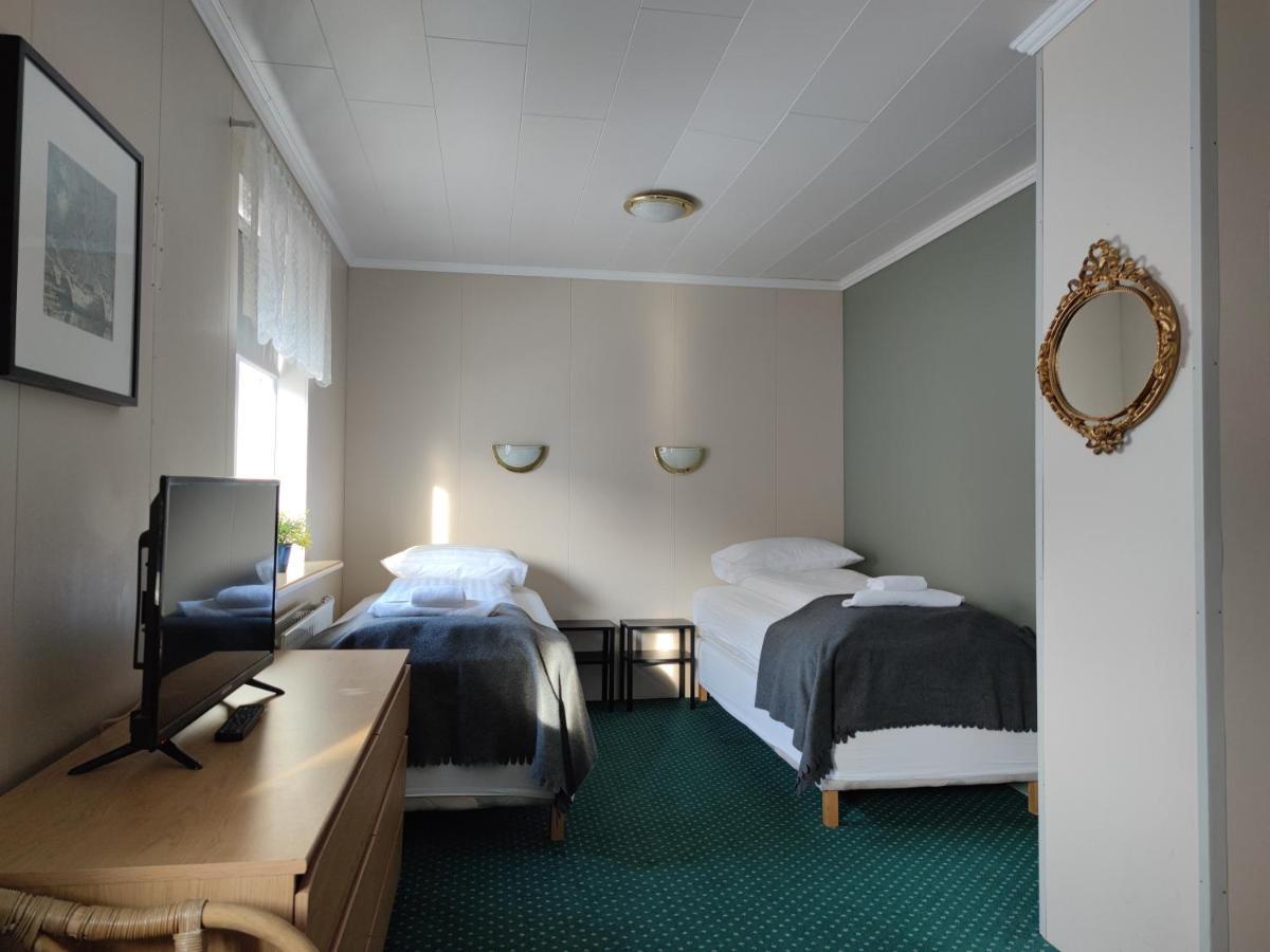 550 Guesthouse Saudarkrokur Bagian luar foto