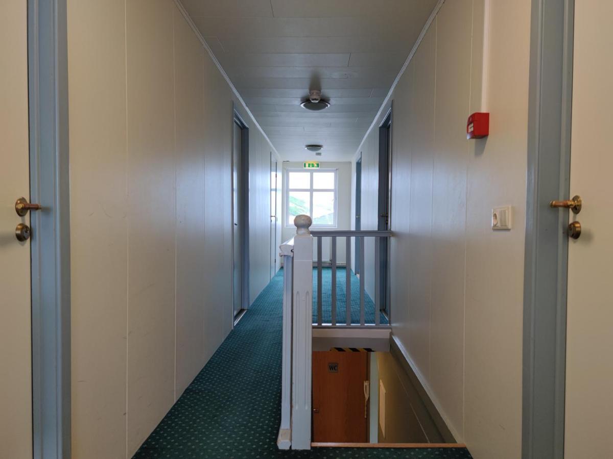 550 Guesthouse Saudarkrokur Bagian luar foto