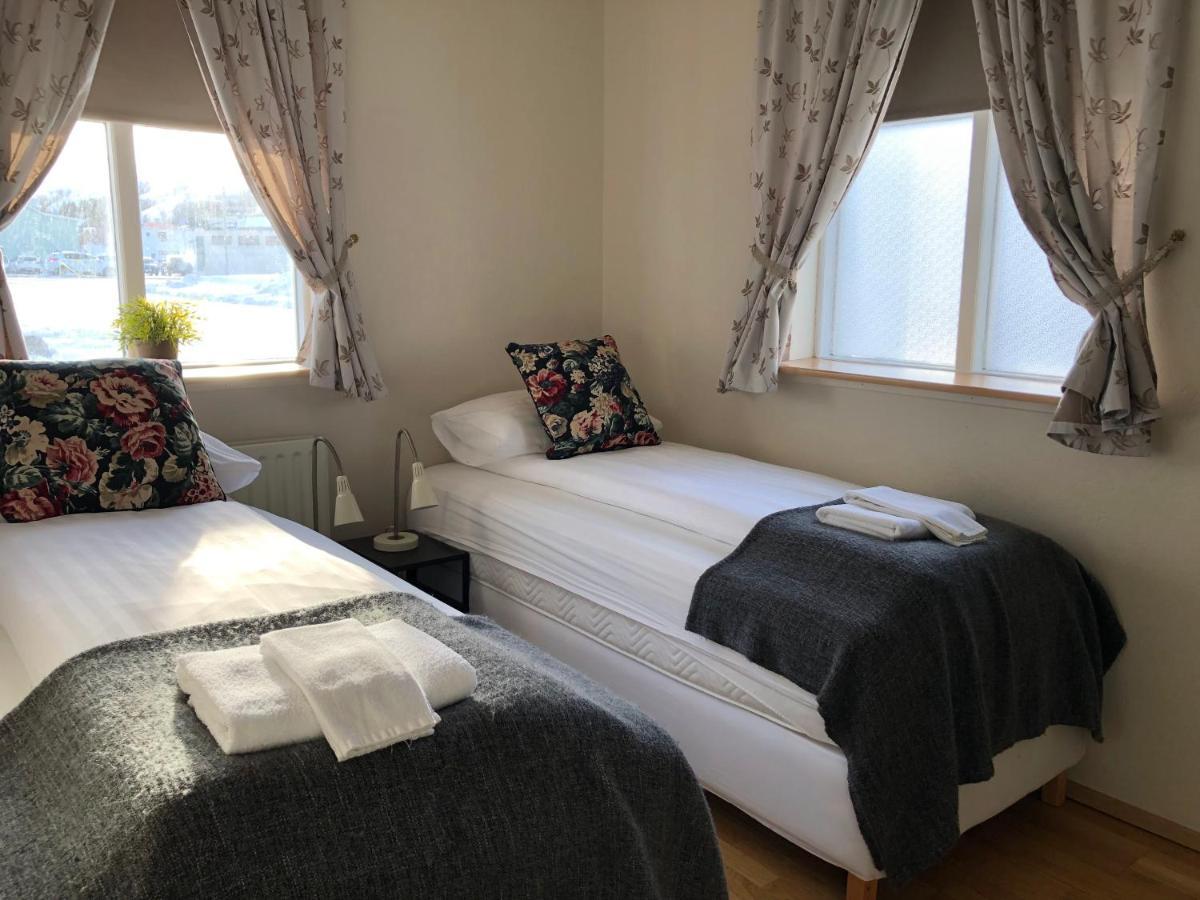 550 Guesthouse Saudarkrokur Bagian luar foto
